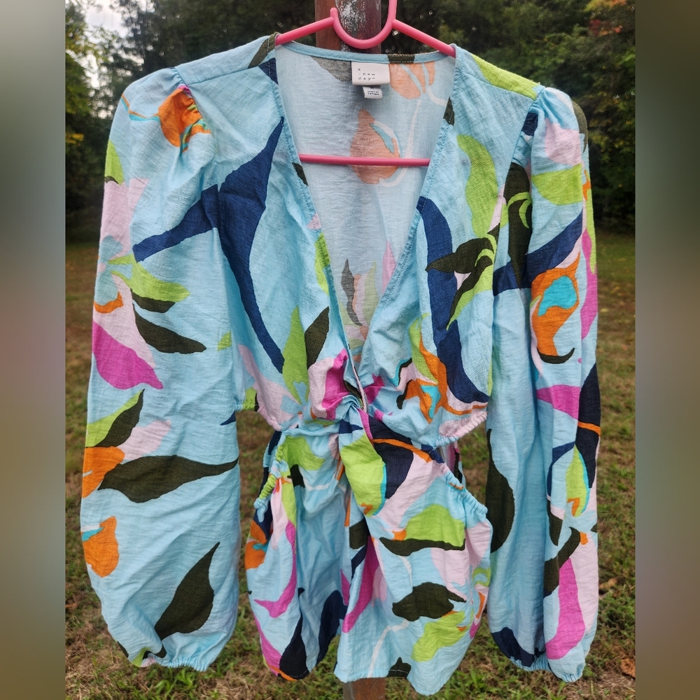 A New Day Tropical Print Side Cut Out Blouse M